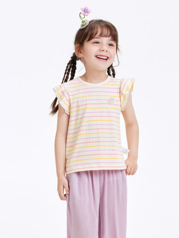 Cô gái trẻ mới biết đi áo phông tay áo ngắn