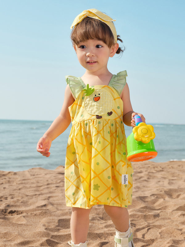 طفلة عطلة اللباس الأناناس لطيف