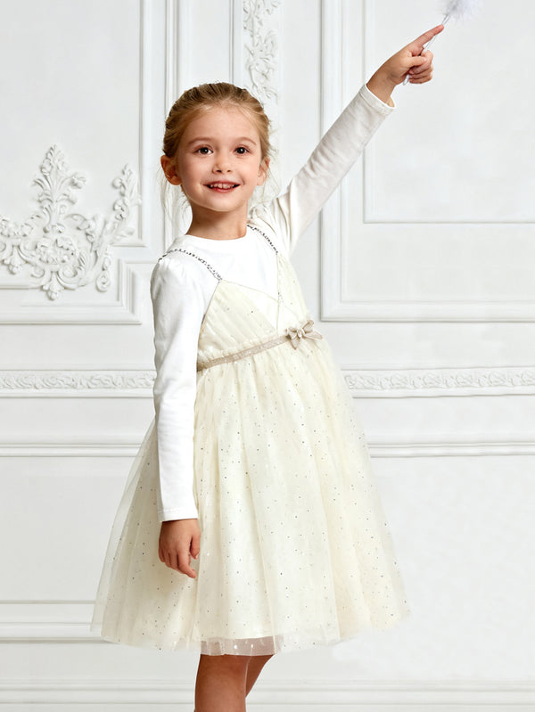 Cô gái nổi bật khoảnh khắc màu trắng in váy một mảnh